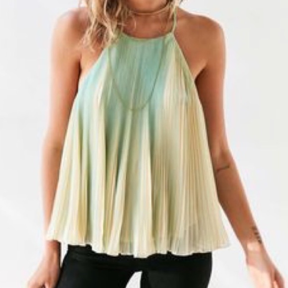 Urban Outfitters Kimchi Blue Amelia Pleated Cami in Mint & Cream - Picture 2 of 13